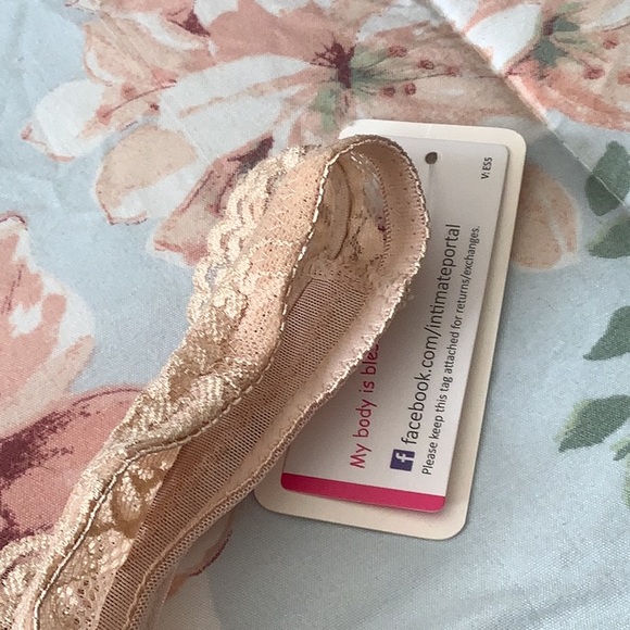 Intimate Portal brassiere beige NWT size 36B put your own pads. Great piece 🌺 - Picture 4 of 8